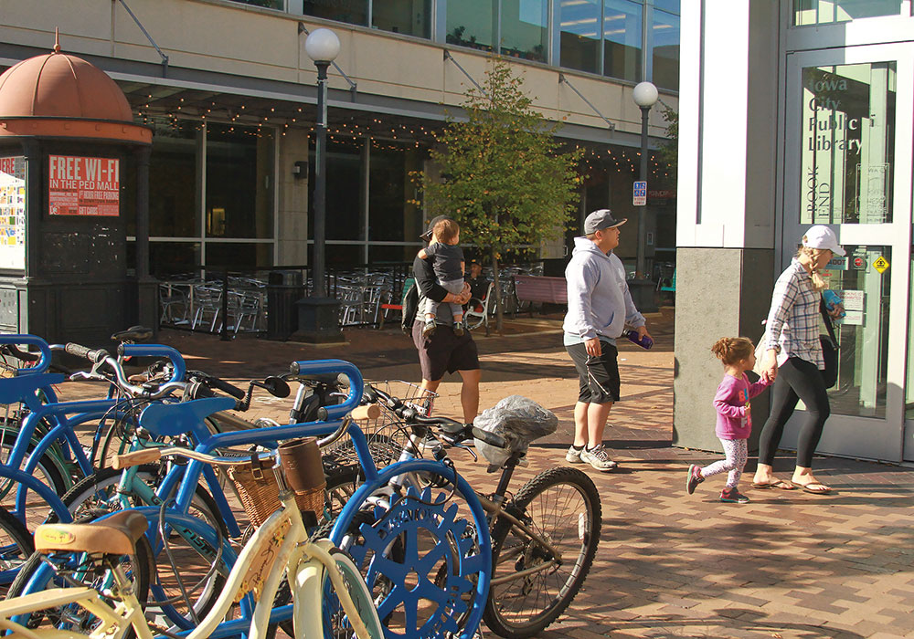 Iowa City’s CAP prioritizes bicycle and pedestrian transportation and encourages compact development to meet the Paris Agreement’s carbon emissions goals. Photo courtesy Iowa City.